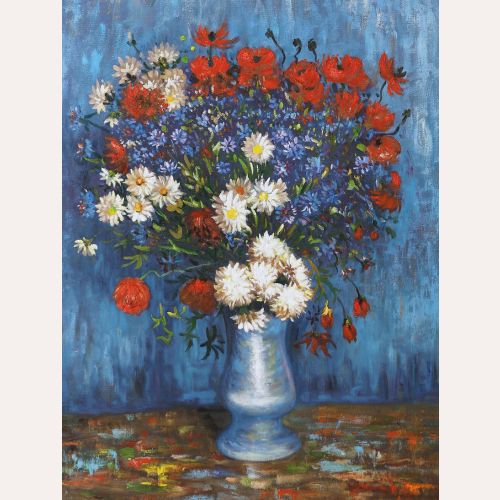 Bukiet chabrów i maków w wazonie